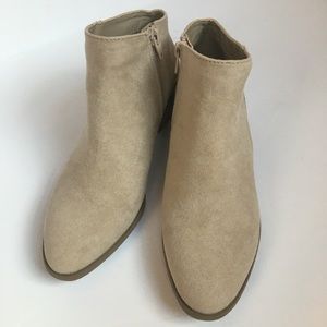Universal Thread Ankle Boots, Beige, Size 7.5